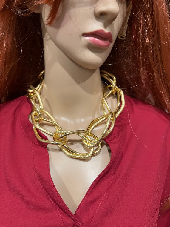 Big Gold Hip Hop Chain Necklace With Exaggerated Plastic Props For Mens  Festival, Carnival, And Performance Hip Hop Jewelry Accessory From  Montrezlharrell, $9.68 | DHgate.Com