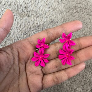 Hot pink earrings , dark  pink resin earrings , fuchsia earrings , fuchsia flower earrings , chunky pink earrings ,pink flower statement