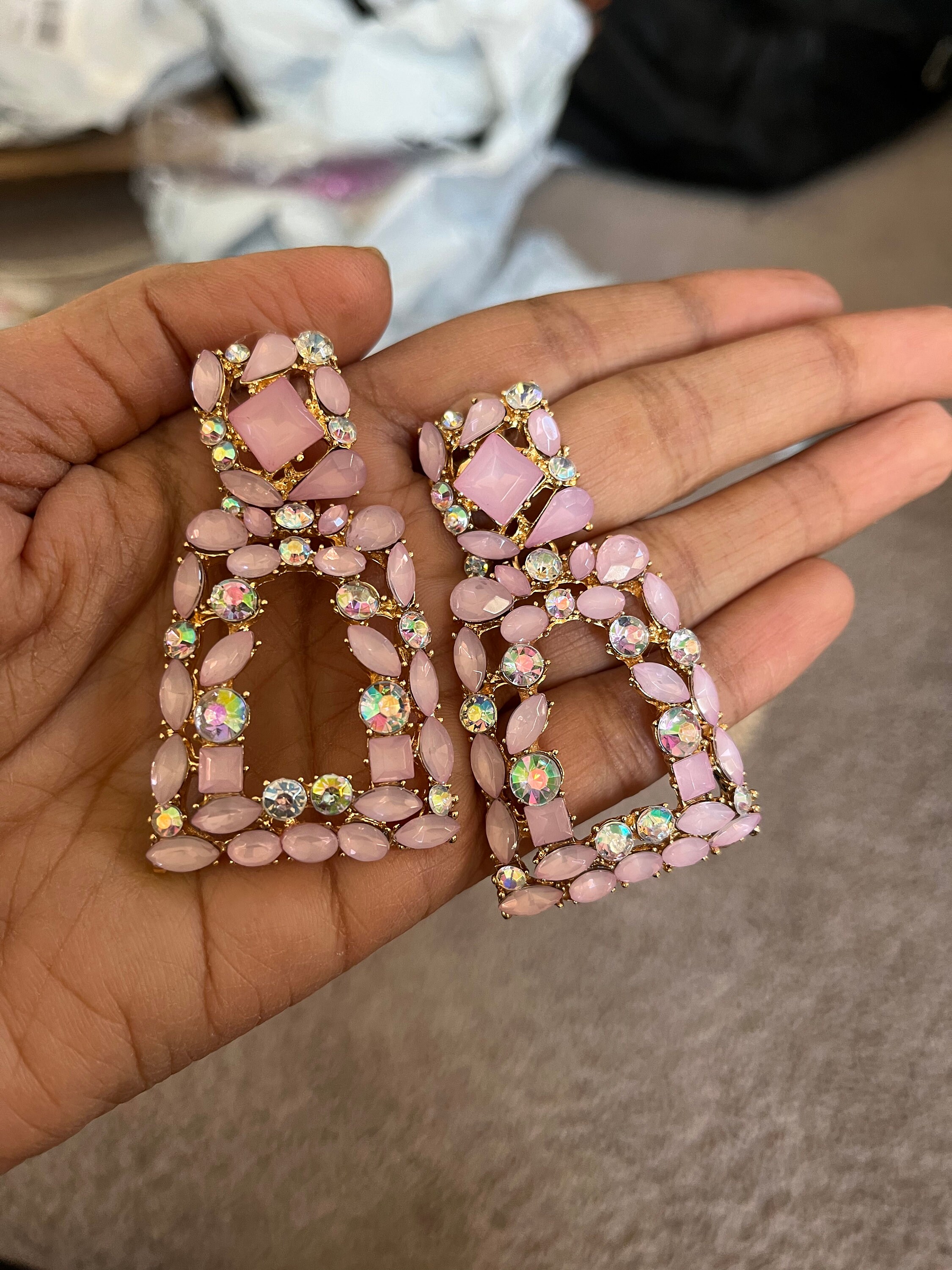 Amazon.com: Pink Heart Drop Earrings Y2K Jewelry Light Pink Dangle Earrings  for Women Fashion Jewelry Gift for Women Girls, Acrylic, No Gemstone:  Clothing, Shoes & Jewelry