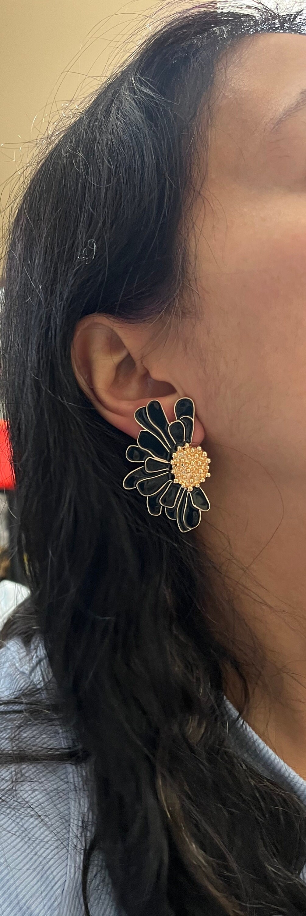 Flowry Earrings Black main image 1