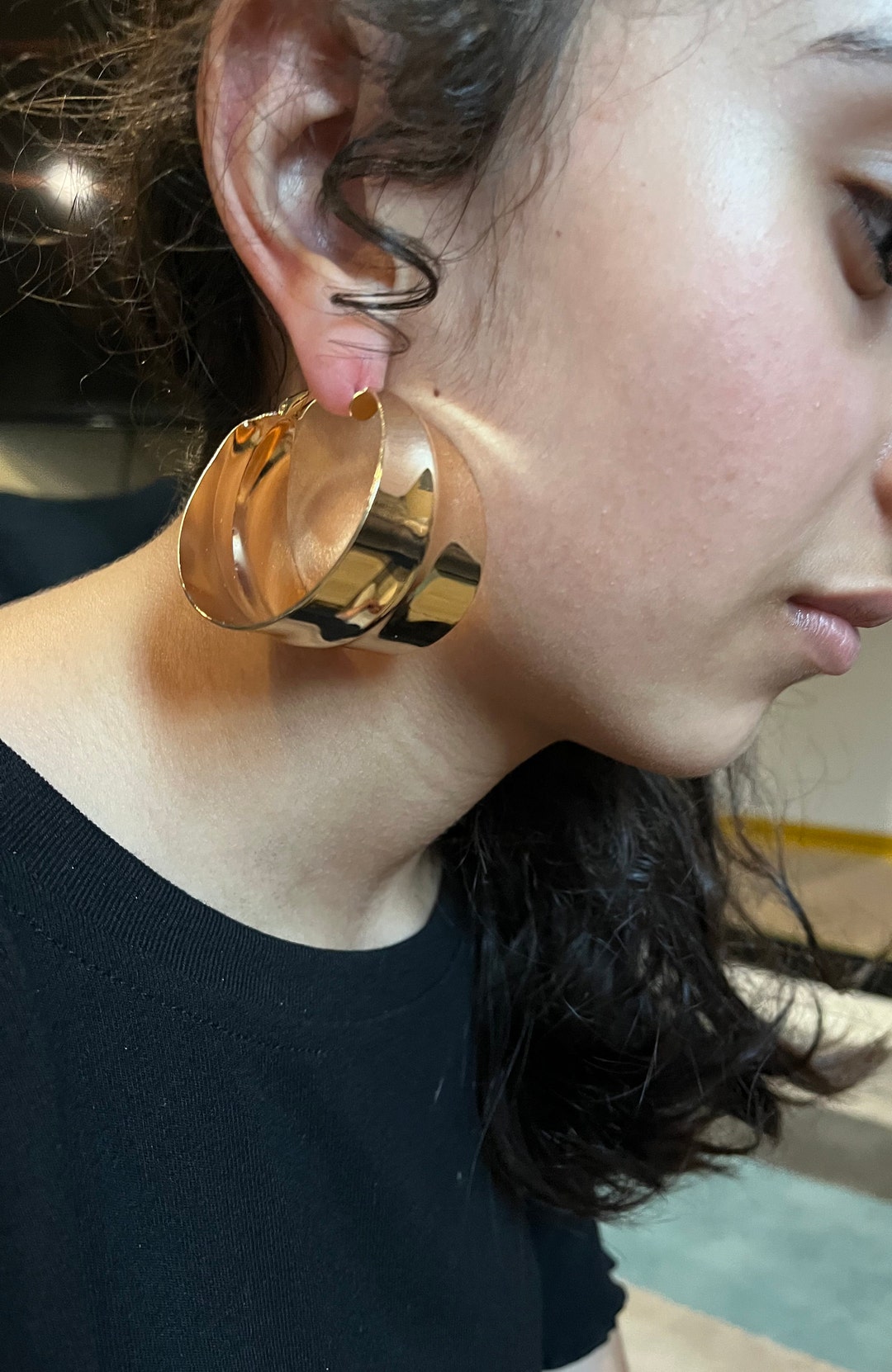 Fat gold deals hoop earrings