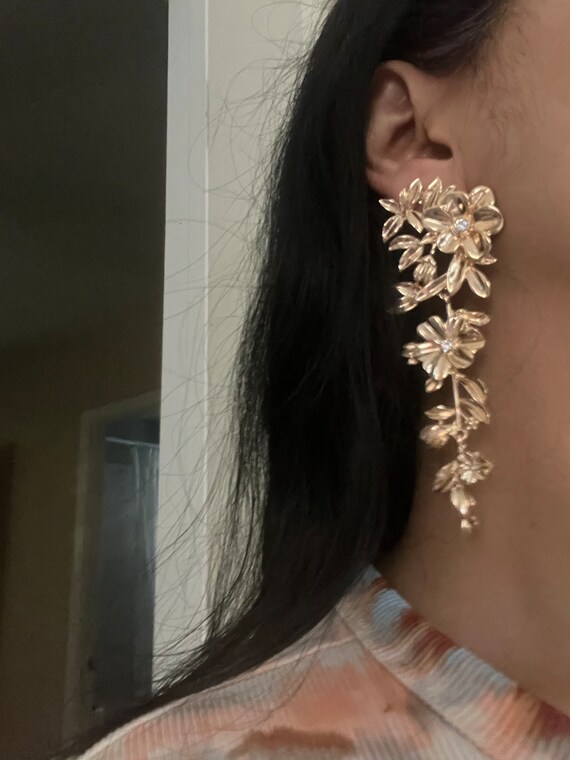 Large gold flower earrings online