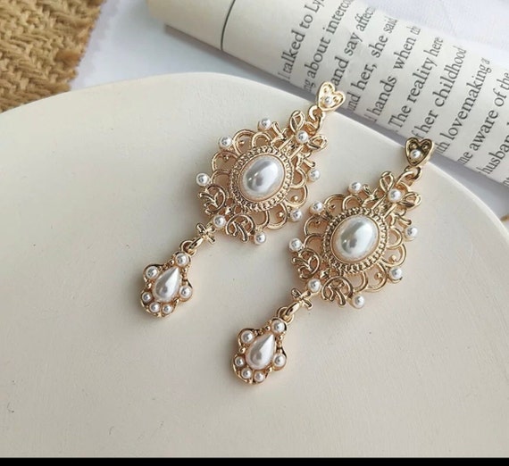 Duohan Retro Golden Carved Flowers Pearl Earrings Fashion Artificial  Diamonds Ear Hole Earrings for Women | M.catch.com.au