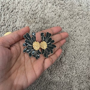 Humongous Tiki Flower Earrings (Black) main image 1