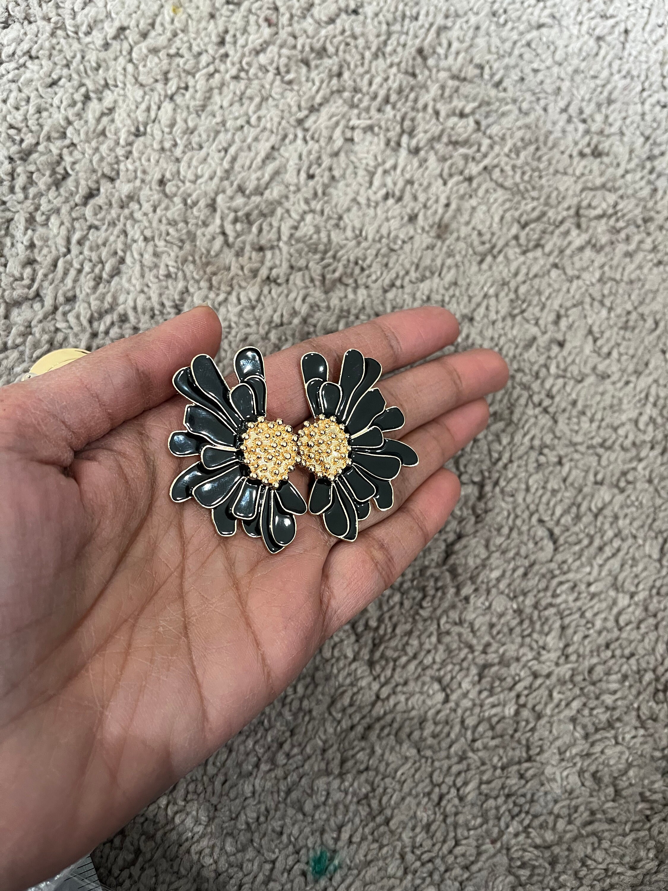 Flowry Earrings Black
