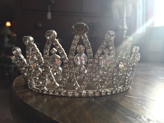 Tiara -jeweled crown
