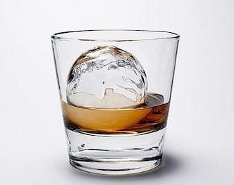 TRENGOVE Round Acrylic Ice Cubes 2 1/2"