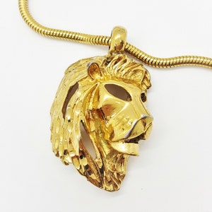 Roaring lions head figural pendant necklace gold tone snake chain Vintage Statement Leo Zodiac Birthday Pendant Courage Jewelry 1980s