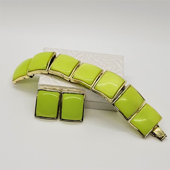 Apple green rectangle panel thermoset plastic moo… - image 3