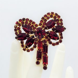 Vintage ruby red rhinestone bow brooch Christmas sparkling crystal holiday jewelry Garnet color rhinestone cocktail bow pin Party Wedding