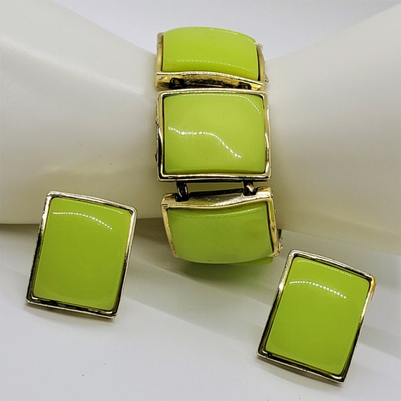 Apple green rectangle panel thermoset plastic moo… - image 1