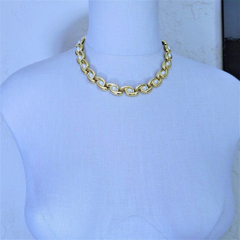 Gold tone chain choker necklace with faux pearl 17 Pearl chain necklace Wedding necklace Vintage large link & chunky chain Gift for her image 2