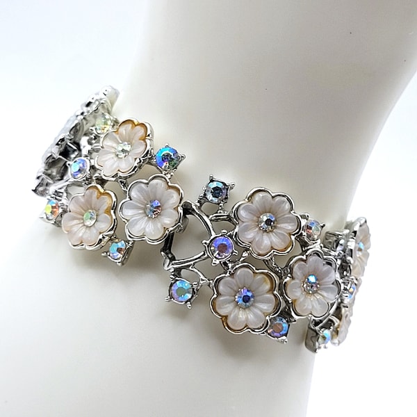 Vintage Silver Tone White Thermoset Plastic Daisy Flowers Station Link Bracelet with AB Rhinestone Accent 6.5 Inc Long Sparkling Crystals