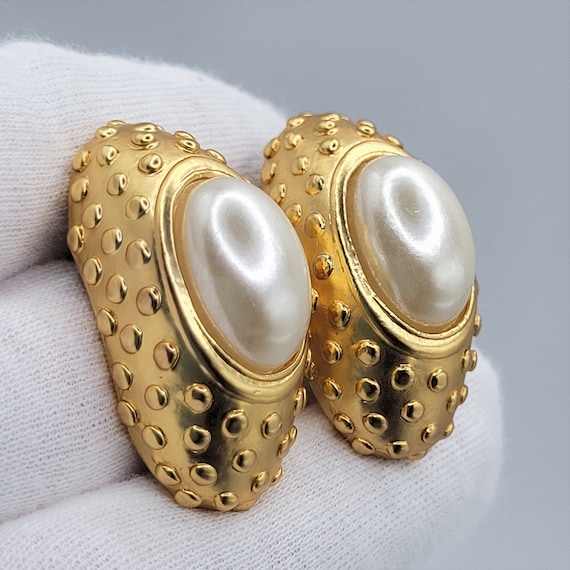 pearl chanel earrings cc gold