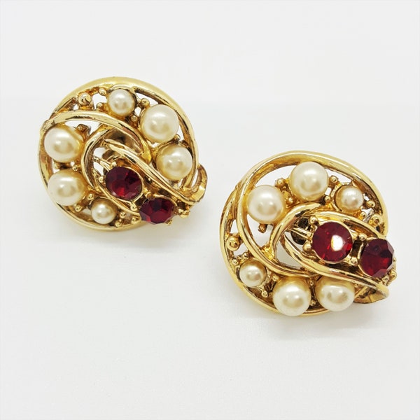 Vintage Coro Screw back earrings Ruby red rhinestone & faux pearl earrings Gold tone mid-century earrings Holiday earrings Coro signed