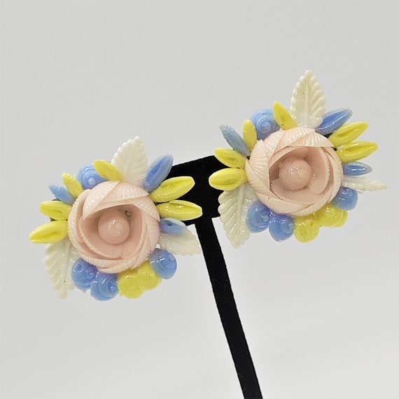 Vintage pastel celluloid flower clip on earrings … - image 5