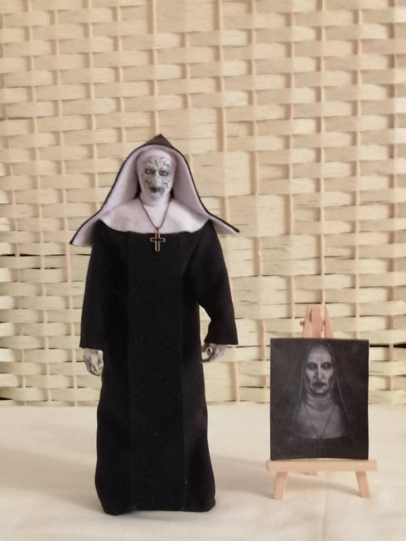 valak figure