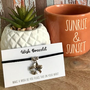 Fünf Blüten Blüten Wunscharmband - Charm Wildleder Armband