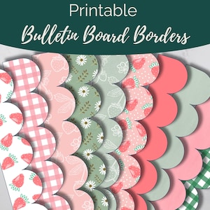 Peut inclure: Bordures de tableau d'affichage imprimables avec des bords festonnés et divers motifs. Les motifs comprennent des fraises, du vichy, des marguerites et des pois. La palette de couleurs comprend le blanc, le rose, le vert et le rouge. Le texte "Printable Bulletin Board Borders" est en haut.