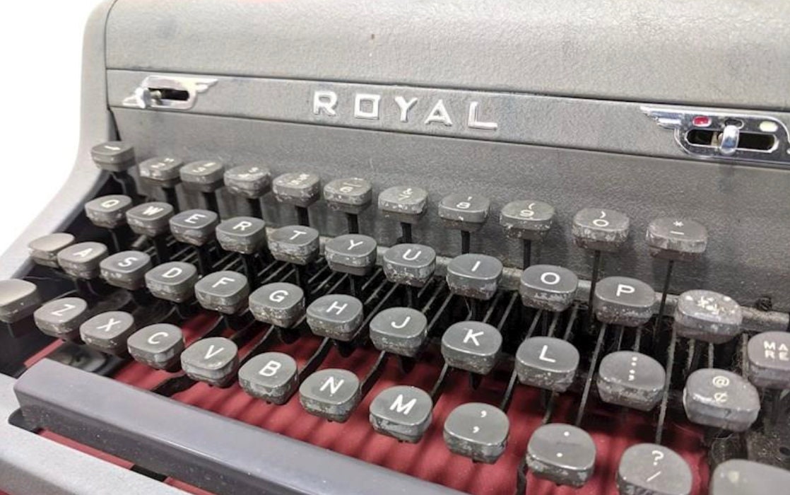 Vintage Royal Arrow Portable Typewriter With Case - Etsy