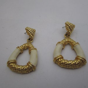 Vtg Fancy Gold Tone & Enameled Dangle Pierced Earrings