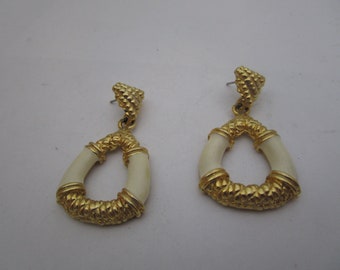 Vtg Fancy Gold Tone & Enameled Dangle Pierced Earrings