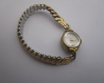 Antique Ladies Wristwatch Swiss La Cloche W Bell & Co