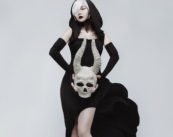 Robe gothique noire à capuche pour cosplay de vampire ou vêtements de sorcière, robe de mariée gothique, robe asymétrique, costume d'Halloween, look gothique