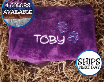 Personalized Dog Blanket with Paws, Embroidered Blanket, Puppy Blanket, Pet Blanket, Dog Christmas Gift, Gift for Dogs