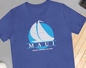 Maui Hawaii — Retro 80s Style Beach T Shirts for Him Surf Hoodies for Her Loose Fit Tee Cool Lahaina Holiday Shirt Sailing T-Shirt