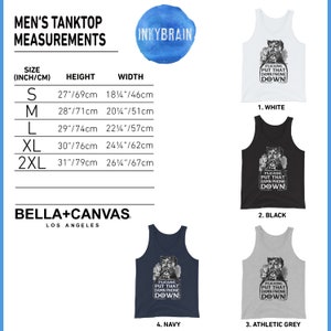 Pode incluir: Uma regata para homem com o texto "Please put that damn phone down!" impresso nela. A regata est&aacute; dispon&iacute;vel em cinco cores: branco, preto, cinza atl&eacute;tico, azul marinho e cinza mescla. A regata est&aacute; dispon&iacute;vel nos tamanhos S, M, L, XL e 2XL. A regata &eacute; feita pela Bella + Canvas.