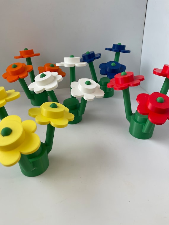 3D Printed Large LEGO Inspired Brick Flowers 