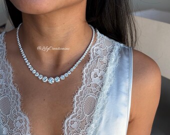 Big Diamond Necklace. Diamond Graduated Tennis Necklace. Big Graduated Diamond Necklace. 27 Carat Graduated Diamond Necklace. 3 Carat Center