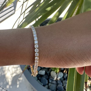Bracciale in oro giallo da 5 carati con diamanti. Bracciale tennis in oro giallo da 14 carati con diamanti da 5 carati. Bracciale in oro da 14 carati con diamanti da 5 carati.