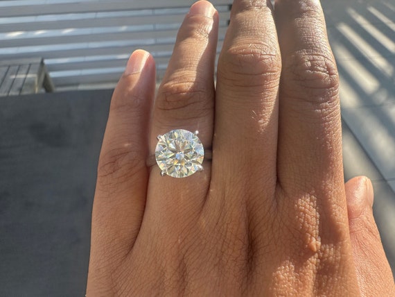 Actual Size What Is A Big Carat Diamond Large Size Round Shape