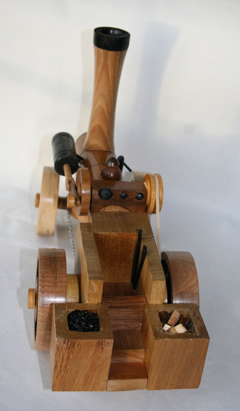 Wood traction engine Steam engine in wood,