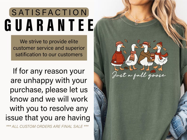 Peut inclure: T-shirt vert olive avec une illustration de quatre oies v&ecirc;tues de tenues d'automne, notamment des pulls, des &eacute;charpes et des chapeaux. Le texte "Just a fall goose" est &eacute;crit en dessous.