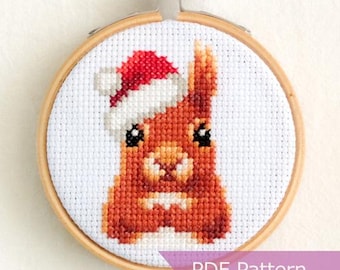 Red Squirrel wearing Santa hat cross stitch pattern PDF - Christmas embroidery - Instant download - Small