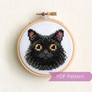 長毛の黒猫のクロスステッチパターン PDF - 黄色/緑の目をした長毛の黒猫の刺繍 - 即時ダウンロード - 小