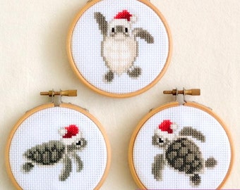 Baby Sea Turtle wearing Santa hat cross stitch PDF - Christmas embroidery - Instant download - Small