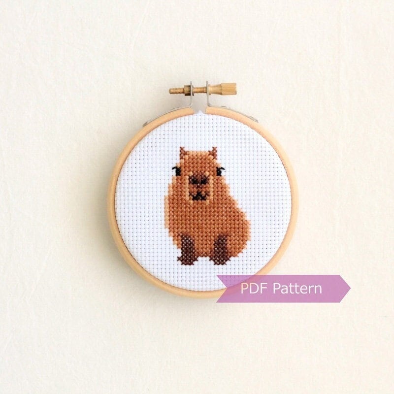 ハンドメイド　カピバラ　クロスステッチ完成品　刺繍 カピバラのクロスステッチ図案PDF - カピバラの刺繍 - すぐに