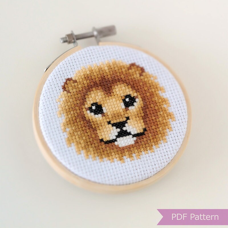 ☆完成品☆ハンドメイド クロスステッチ 動物大集合 刺繍 世界名作劇場 ライオン ☆完成品☆ハンドメイド クロスステッチ 動物大集合 刺繍 世界