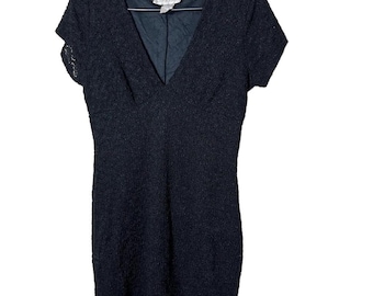 Vestido de Charlotte Russe con cuello en V, mangas cortas y