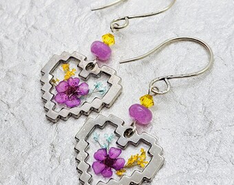 Dried flowers. Real flower earrings. Tetris heart. Atari. Flowers in resin. Love earrings. Spring jewelry. Handmade. Purple flower. Crystal