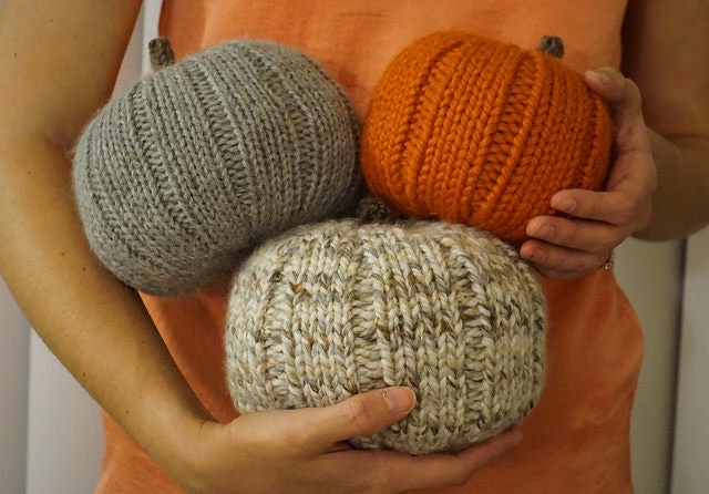 Hand Knit Pumpkins, Bulky Yarn, Classic Style - Fall and Halloween De…