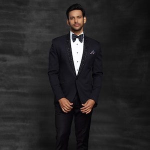 Blauer Smoking-Anzug, Herren-Tuxedo, Designer-Tuxedo, Designer-Tuxedo, italienischer Stoff-Tuxedo, Herrenhochzeitsanzug, Herrenanzug, indische Herrenbekleidung