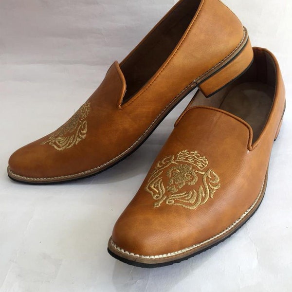 Shoes for wedding ,wedding shoes,designer handcrafted shoes in rexzin leather,work shoes for weding,sherwani jutiya,juti,shoes for wedding