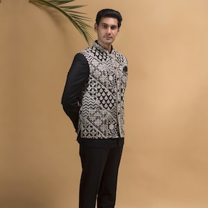 Black color Jodhpuri Suit,Jodhpuri Suit,mens suits,mens wedding dress,mens wedding suit,groom wedding suit,indian wedding dress,Men jodhpuri