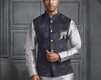 Schwarz bestickte Nehru Jacke mit silbernem Kurta Pyjama