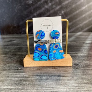 Shades of blue geometric earrings handmade with polymer clay|trapezoide dangle earrings| metallic | modern clay jewelry| abstract